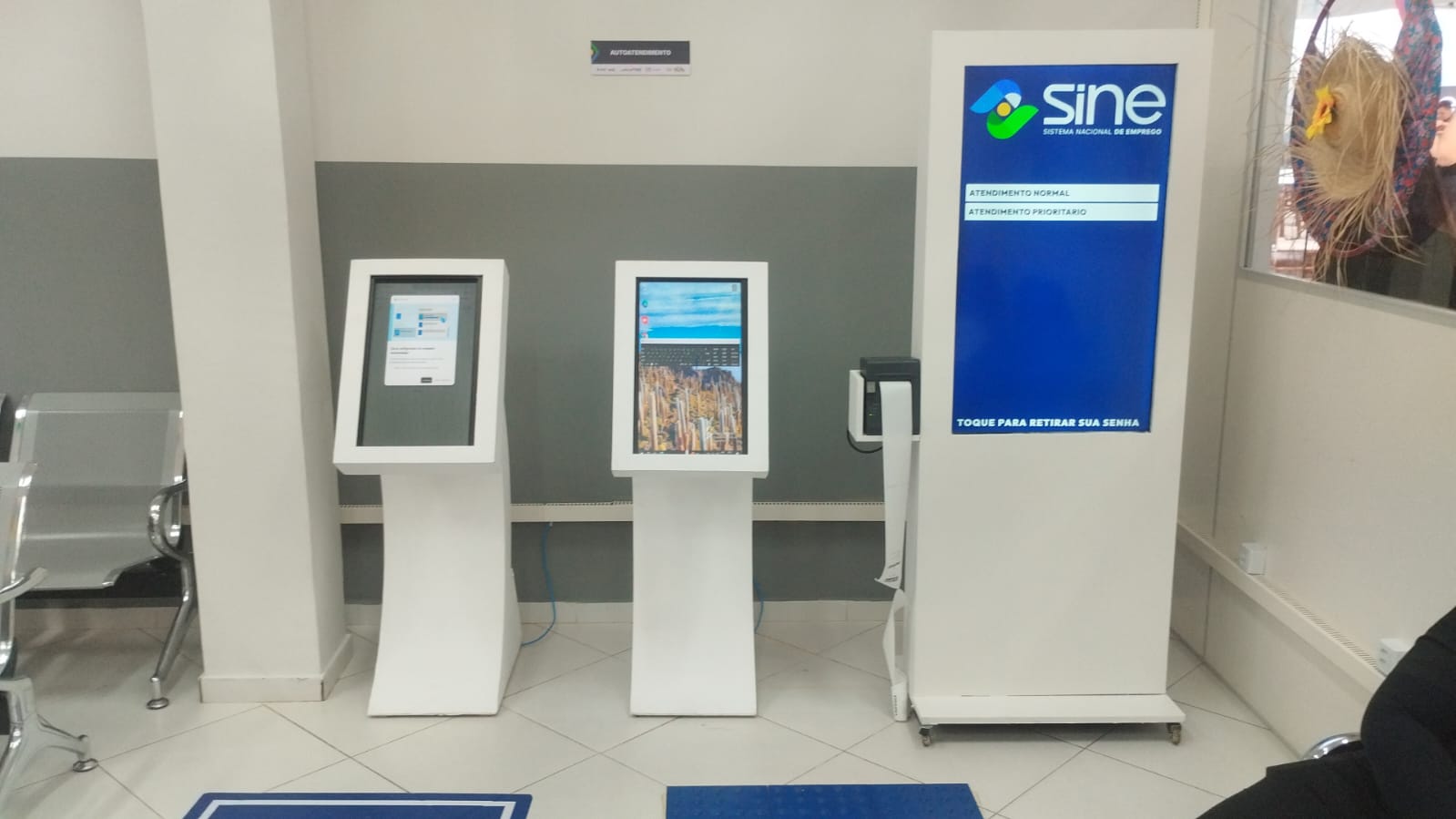 Aluguel de totem touch screen 43 polegadas 23 polegada NO RIO DE JANEIRO EM 2026